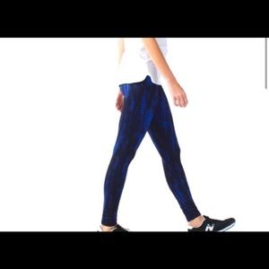 COPY - COPY - Lululemon Wunder Under Roll Down